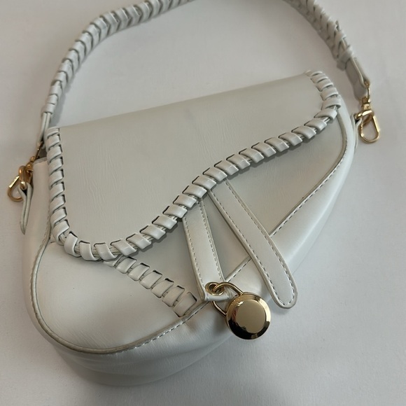NWOT Valentina Rose Saddle Bag in White OS - Picture 8 of 11